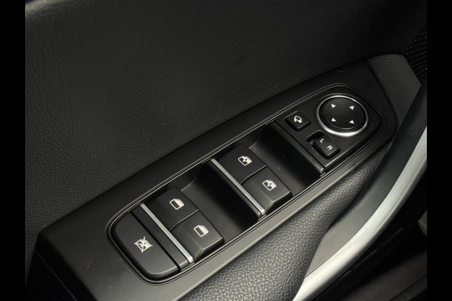 Kia Ceed Sportswagon 1.5 T-GDi 160 pk DynamicLine, achteruitrijcamera, 1/2 lederen sportinterieur , 16 inch, vele opties