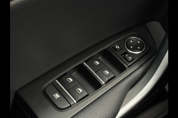 Kia Ceed Sportswagon 1.5 T-GDi 160 pk DynamicLine, achteruitrijcamera, 1/2 lederen sportinterieur , 16 inch, vele opties