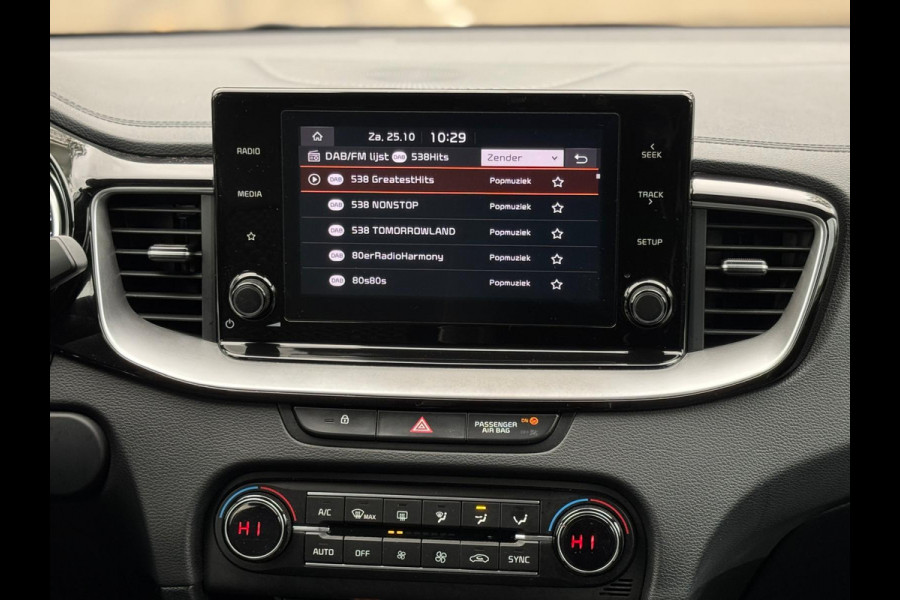 Kia Ceed Sportswagon 1.5 T-GDi 160 pk DynamicLine, achteruitrijcamera, 1/2 lederen sportinterieur , 16 inch, vele opties