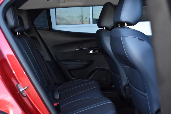 Peugeot 2008 1.2 PureTech 130PK Allure Pack | Carplay | Camera | 3D Dashb. | Stoelverw. | Incl. garantie Peugeot 2008 1.2 PureTech 130PK Allure Pack | Carplay | Camera | 3D Dashb. | Stoelverw. | Incl. garantie