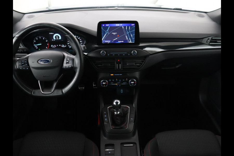 Ford Focus 1.0 EcoBoost ST Line | Trekhaak | Keyless | Carplay | Navigatie | Climate control | Full LED | Parkeerhulp | Cruise control Ford Focus 1.0 EcoBoost ST Line | Trekhaak | Keyless | Carplay | Navigatie | Climate control | Full LED | Parkeerhulp | Cruise control