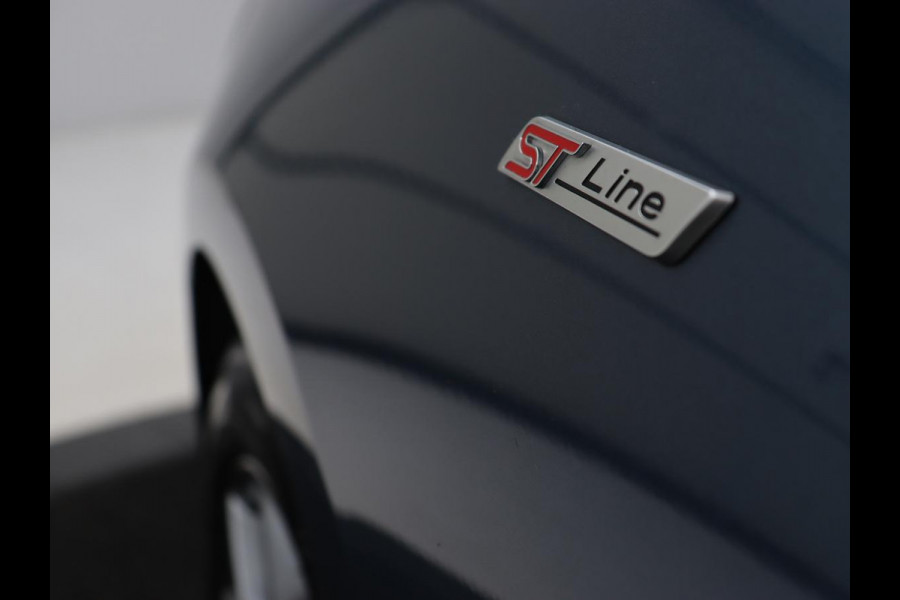 Ford Focus 1.0 EcoBoost ST Line | Trekhaak | Keyless | Carplay | Navigatie | Climate control | Full LED | Parkeerhulp | Cruise control Ford Focus 1.0 EcoBoost ST Line | Trekhaak | Keyless | Carplay | Navigatie | Climate control | Full LED | Parkeerhulp | Cruise control