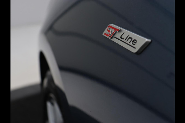 Ford Focus 1.0 EcoBoost ST Line | Trekhaak | Keyless | Carplay | Navigatie | Climate control | Full LED | Parkeerhulp | Cruise control Ford Focus 1.0 EcoBoost ST Line | Trekhaak | Keyless | Carplay | Navigatie | Climate control | Full LED | Parkeerhulp | Cruise control