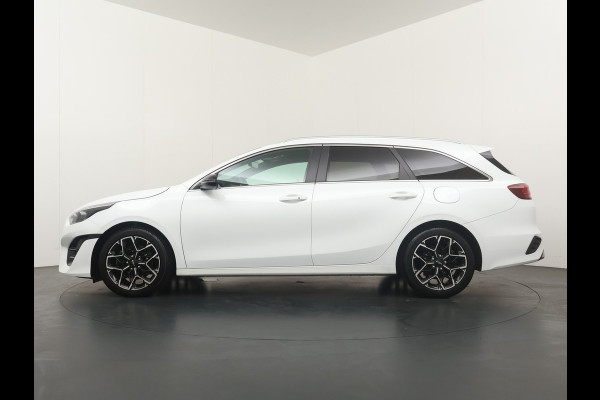 Kia Ceed Sportswagon 1.5 T-GDi GT-Line Automaat - Stoel-/Stuurverwarming - Apple Carplay/Android Auto - Elektrisch bedienbare Achterklep - Schuif-/Kanteldak - - Fabrieksgarantie tot 2030