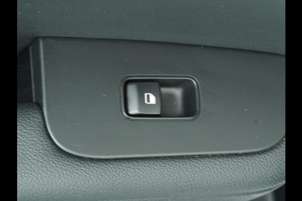 Kia Ceed Sportswagon 1.5 T-GDi GT-Line Automaat - Stoel-/Stuurverwarming - Apple Carplay/Android Auto - Elektrisch bedienbare Achterklep - Schuif-/Kanteldak - - Fabrieksgarantie tot 2030