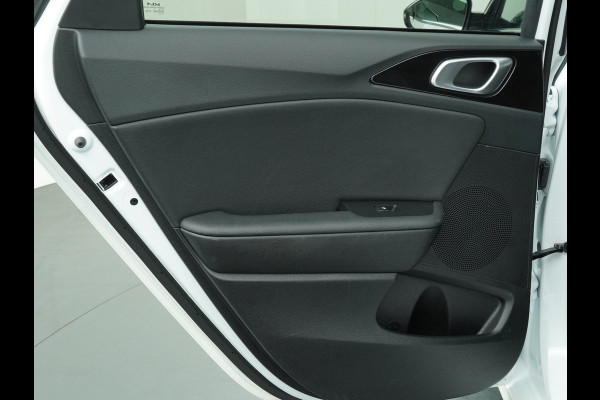 Kia Ceed Sportswagon 1.5 T-GDi GT-Line Automaat - Stoel-/Stuurverwarming - Apple Carplay/Android Auto - Elektrisch bedienbare Achterklep - Schuif-/Kanteldak - - Fabrieksgarantie tot 2030