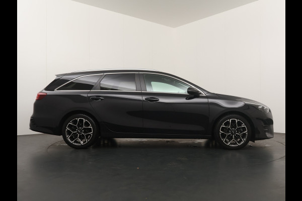 Kia Ceed Sportswagon Automaat 1.5 T-GDi GT-Line - Automatische achterklep - Schuif/Kantel dak - Apple Carplay/Android Auto - Adaptive cruise control - Keyless entry - Fabrieksgarantie t/m 30-06-2030 Kia Ceed Sportswagon Automaat 1.5 T-GDi GT-Line - Automatische achterklep - Schuif/Kantel dak - Apple Carplay/Android Auto - Adaptive cruise control - Keyless entry - Fabrieksgarantie t/m 30-06-2030