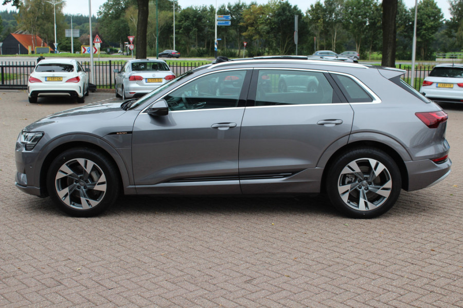 Audi e-tron e-tron 50 quattro Launch edition plus 71 kWh / Panoramadak / Luchtvering / ACC / Virtual Cockpit / 20'' / Navigatie / Leder Audi e-tron e-tron 50 quattro Launch edition plus 71 kWh / Panoramadak / Luchtvering / ACC / Virtual Cockpit / 20'' / Navigatie / Leder