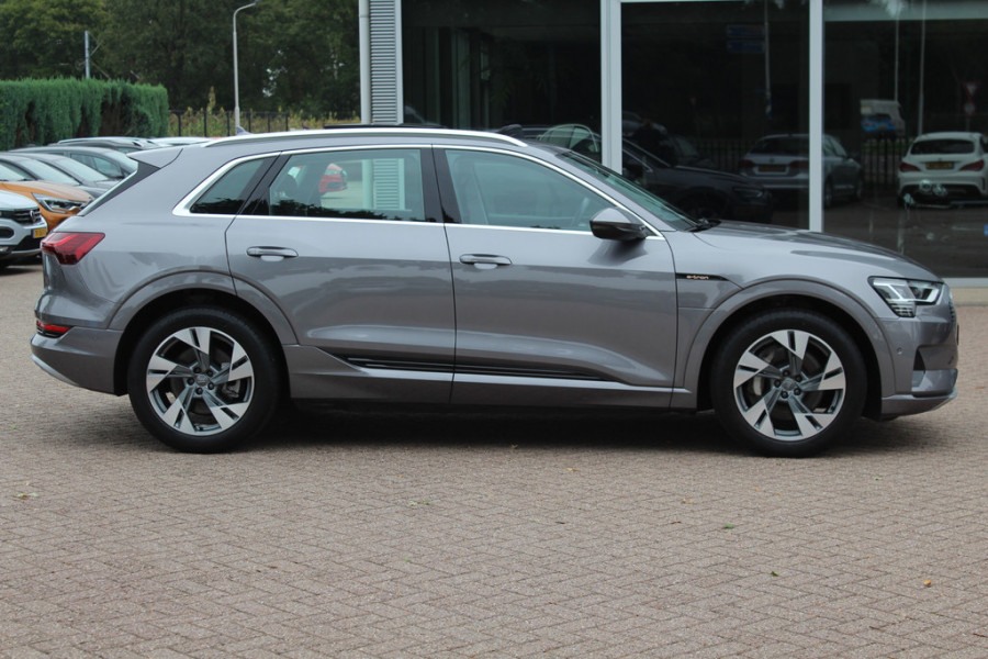 Audi e-tron e-tron 50 quattro Launch edition plus 71 kWh / Panoramadak / Luchtvering / ACC / Virtual Cockpit / 20'' / Navigatie / Leder Audi e-tron e-tron 50 quattro Launch edition plus 71 kWh / Panoramadak / Luchtvering / ACC / Virtual Cockpit / 20'' / Navigatie / Leder