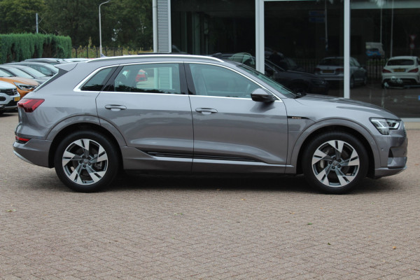 Audi e-tron e-tron 50 quattro Launch edition plus 71 kWh / Panoramadak / Luchtvering / ACC / Virtual Cockpit / 20'' / Navigatie / Leder Audi e-tron e-tron 50 quattro Launch edition plus 71 kWh / Panoramadak / Luchtvering / ACC / Virtual Cockpit / 20'' / Navigatie / Leder