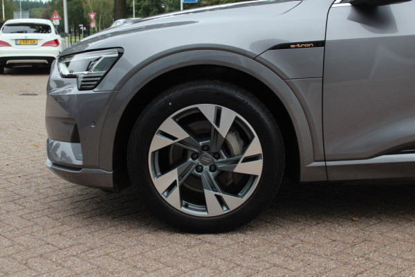 Audi e-tron e-tron 50 quattro Launch edition plus 71 kWh / Panoramadak / Luchtvering / ACC / Virtual Cockpit / 20'' / Navigatie / Leder Audi e-tron e-tron 50 quattro Launch edition plus 71 kWh / Panoramadak / Luchtvering / ACC / Virtual Cockpit / 20'' / Navigatie / Leder