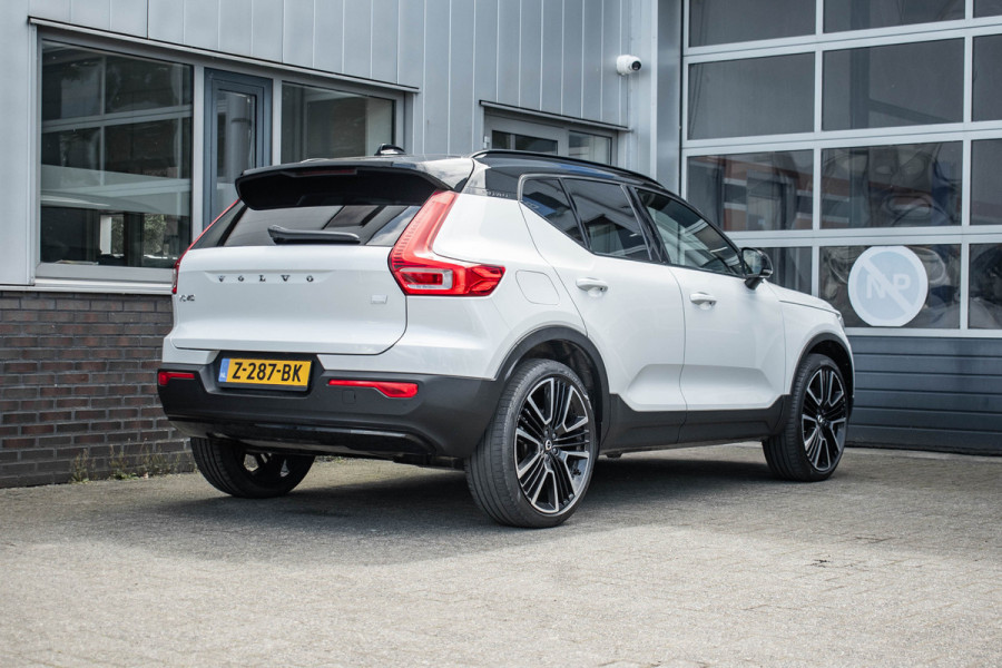 Volvo XC40 1.5 T5 Recharge R-Design | Pano | Trekhaak Volvo XC40 1.5 T5 Recharge R-Design | Pano | Trekhaak