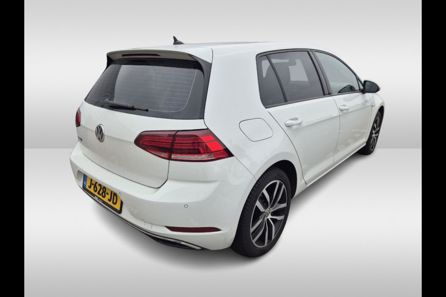 Volkswagen e-Golf E-DITION / CarPlay / Virtual Cockpit / Warmtepomp / 17'' / Parkeerhulp V+A / Stoelverwarming / DAB / ACC Volkswagen e-Golf E-DITION / CarPlay / Virtual Cockpit / Warmtepomp / 17'' / Parkeerhulp V+A / Stoelverwarming / DAB / ACC