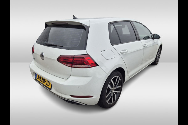 Volkswagen e-Golf E-DITION / CarPlay / Virtual Cockpit / Warmtepomp / 17'' / Parkeerhulp V+A / Stoelverwarming / DAB / ACC Volkswagen e-Golf E-DITION / CarPlay / Virtual Cockpit / Warmtepomp / 17'' / Parkeerhulp V+A / Stoelverwarming / DAB / ACC