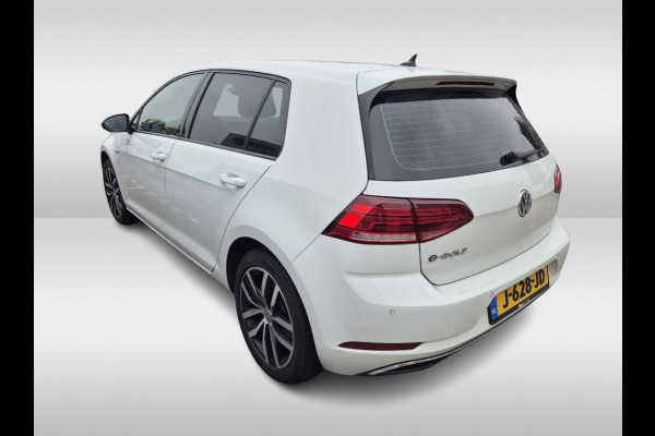 Volkswagen e-Golf E-DITION / CarPlay / Virtual Cockpit / Warmtepomp / 17'' / Parkeerhulp V+A / Stoelverwarming / DAB / ACC Volkswagen e-Golf E-DITION / CarPlay / Virtual Cockpit / Warmtepomp / 17'' / Parkeerhulp V+A / Stoelverwarming / DAB / ACC