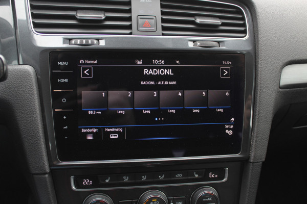Volkswagen e-Golf E-DITION / CarPlay / Virtual Cockpit / Warmtepomp / 17'' / Parkeerhulp V+A / Stoelverwarming / DAB / ACC Volkswagen e-Golf E-DITION / CarPlay / Virtual Cockpit / Warmtepomp / 17'' / Parkeerhulp V+A / Stoelverwarming / DAB / ACC