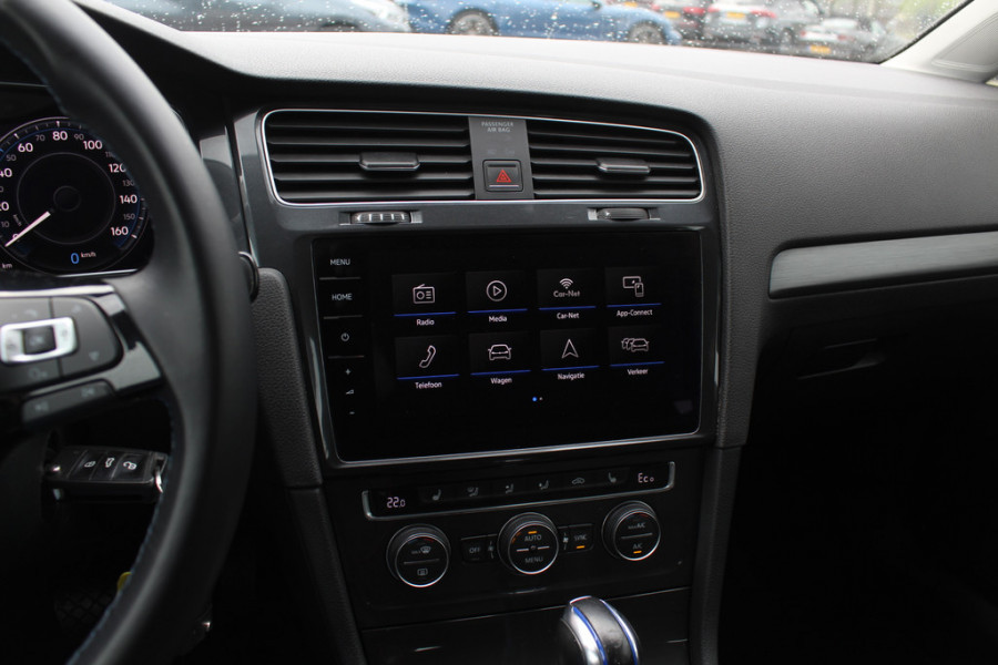 Volkswagen e-Golf E-DITION / CarPlay / Virtual Cockpit / Warmtepomp / 17'' / Parkeerhulp V+A / Stoelverwarming / DAB / ACC Volkswagen e-Golf E-DITION / CarPlay / Virtual Cockpit / Warmtepomp / 17'' / Parkeerhulp V+A / Stoelverwarming / DAB / ACC