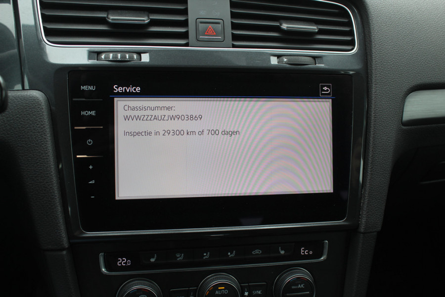 Volkswagen e-Golf E-DITION / CarPlay / Virtual Cockpit / Warmtepomp / 17'' / Parkeerhulp V+A / Stoelverwarming / DAB / ACC Volkswagen e-Golf E-DITION / CarPlay / Virtual Cockpit / Warmtepomp / 17'' / Parkeerhulp V+A / Stoelverwarming / DAB / ACC