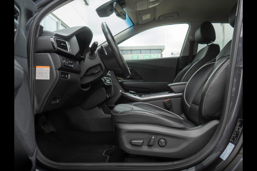 Kia e-Niro ExecutiveLine 64 kWh Dealeronderhouden | Stoel en stuur verwarming | Navigatie | Apple/Android auto |
