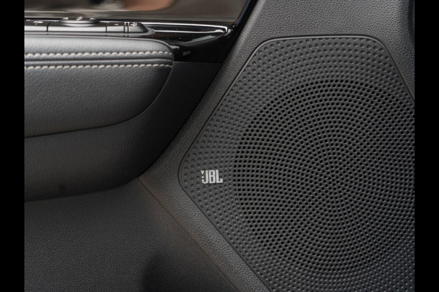 Kia e-Niro ExecutiveLine 64 kWh Dealeronderhouden | Stoel en stuur verwarming | Navigatie | Apple/Android auto |