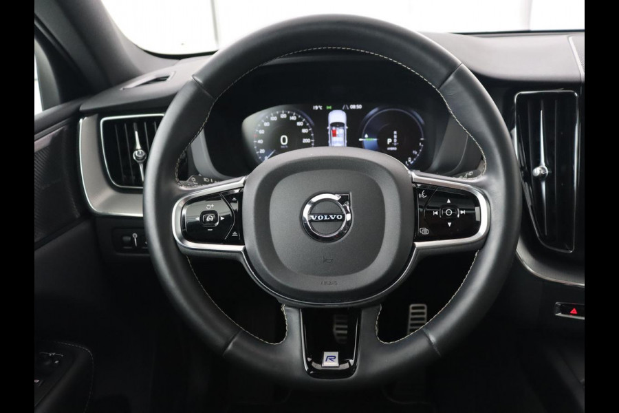 Volvo XC60 2.0 Recharge T8 AWD R Design | Panoramadak | Head-Up | 360 Camera | Stoel & stuurverwarming | Carplay | Keyless | Harman/Kardon | Navigatie | Half leder | Memory | PHEV | Plug In