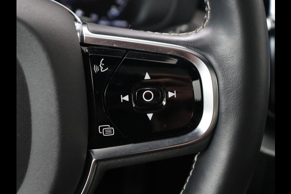 Volvo XC60 2.0 Recharge T8 AWD R Design | Panoramadak | Head-Up | 360 Camera | Stoel & stuurverwarming | Carplay | Keyless | Harman/Kardon | Navigatie | Half leder | Memory | PHEV | Plug In