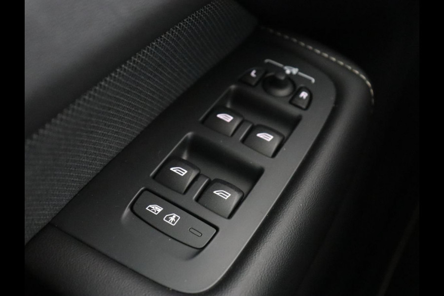 Volvo XC60 2.0 Recharge T8 AWD R Design | Panoramadak | Head-Up | 360 Camera | Stoel & stuurverwarming | Carplay | Keyless | Harman/Kardon | Navigatie | Half leder | Memory | PHEV | Plug In