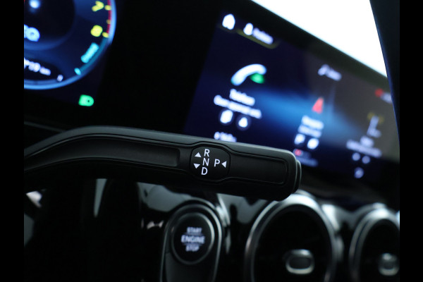 Mercedes-Benz GLA 250 e Plug-In Hybride Trekhaak | Night Pakket |Stoelverwarming voor | Distronic | Achteruitrijcamera | Keyless go | Dodehoek Assist.. Inclusief 24 maanden MB Certified garantie voor Europa.