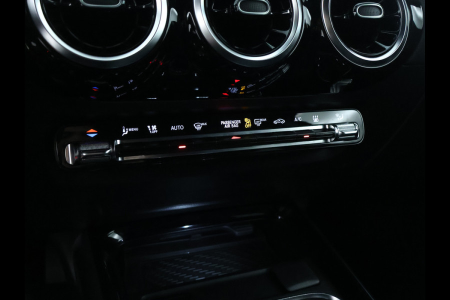 Mercedes-Benz GLA 250 e Plug-In Hybride Trekhaak | Night Pakket |Stoelverwarming voor | Distronic | Achteruitrijcamera | Keyless go | Dodehoek Assist.. Inclusief 24 maanden MB Certified garantie voor Europa.