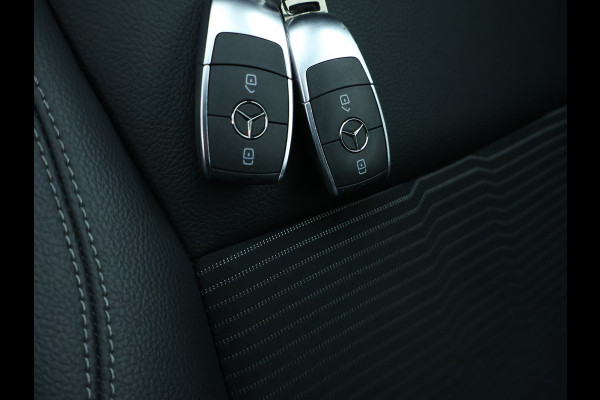 Mercedes-Benz GLA 250 e Plug-In Hybride Trekhaak | Night Pakket |Stoelverwarming voor | Distronic | Achteruitrijcamera | Keyless go | Dodehoek Assist.. Inclusief 24 maanden MB Certified garantie voor Europa.