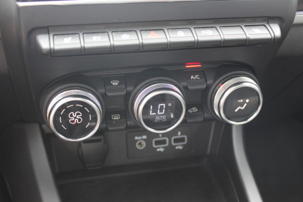 Renault Arkana 1.3 TCe 140 R.S. Line / Camera / Leder / 18'' / Bose / Keyless / Sfeerverlichting / Navigatie / Dodehoek / DAB / ACC / Stoelverwarming