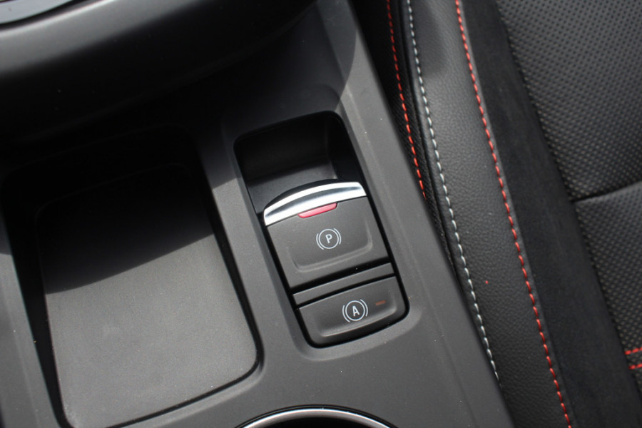 Renault Arkana 1.3 TCe 140 R.S. Line / Camera / Leder / 18'' / Bose / Keyless / Sfeerverlichting / Navigatie / Dodehoek / DAB / ACC / Stoelverwarming