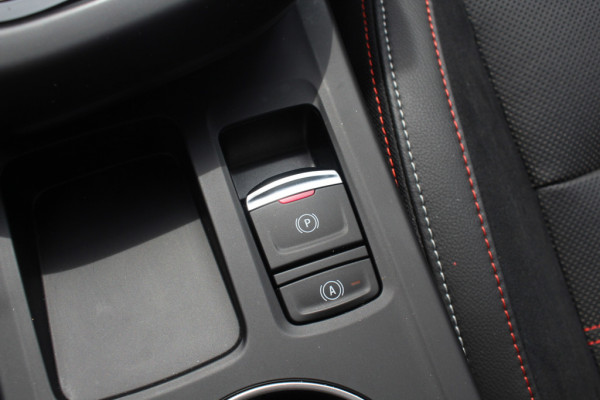 Renault Arkana 1.3 TCe 140 R.S. Line / Camera / Leder / 18'' / Bose / Keyless / Sfeerverlichting / Navigatie / Dodehoek / DAB / ACC / Stoelverwarming