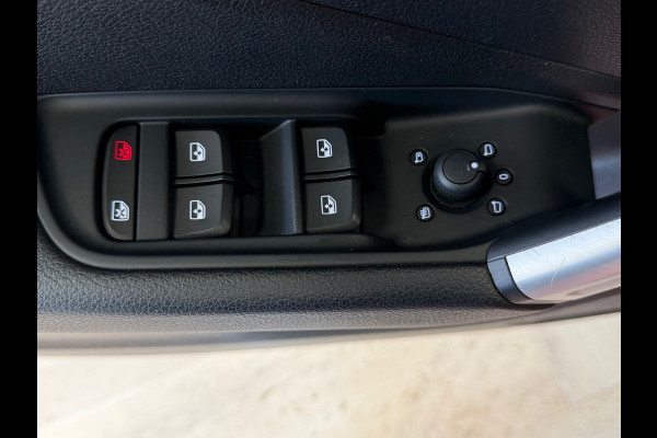 Audi Q2 35 TFSI S Edition AUT. ADAPTIEVE CRUISE CONTROL PDC STOELVERWARMING AIRCO BLUETOOTH
