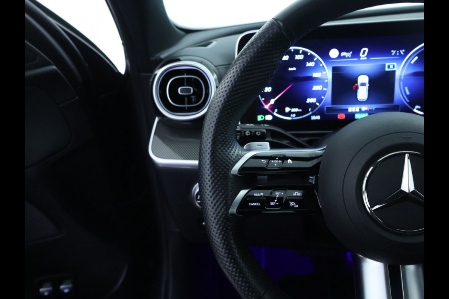 Mercedes-Benz C-Klasse Estate 300 e AMG Plug-In Hybride AMG Line | Trekhaak | Panorama Schuif-Kanrteldak | Distronic | Stuur en Stoelverwarming. Inclusief 24 maanden Mercedes-Benz Certified garantie voor Europa.