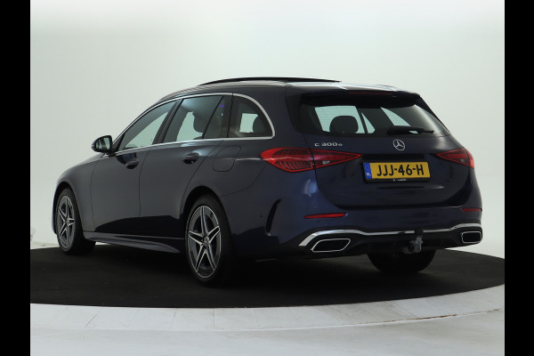 Mercedes-Benz C-Klasse Estate 300 e AMG Plug-In Hybride AMG Line | Trekhaak | Panorama Schuif-Kanrteldak | Distronic | Stuur en Stoelverwarming. Inclusief 24 maanden Mercedes-Benz Certified garantie voor Europa.