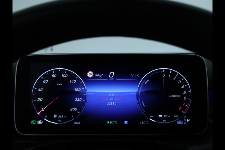 Mercedes-Benz C-Klasse Estate 300 e AMG Plug-In Hybride AMG Line | Trekhaak | Panorama Schuif-Kanrteldak | Distronic | Stuur en Stoelverwarming. Inclusief 24 maanden Mercedes-Benz Certified garantie voor Europa.