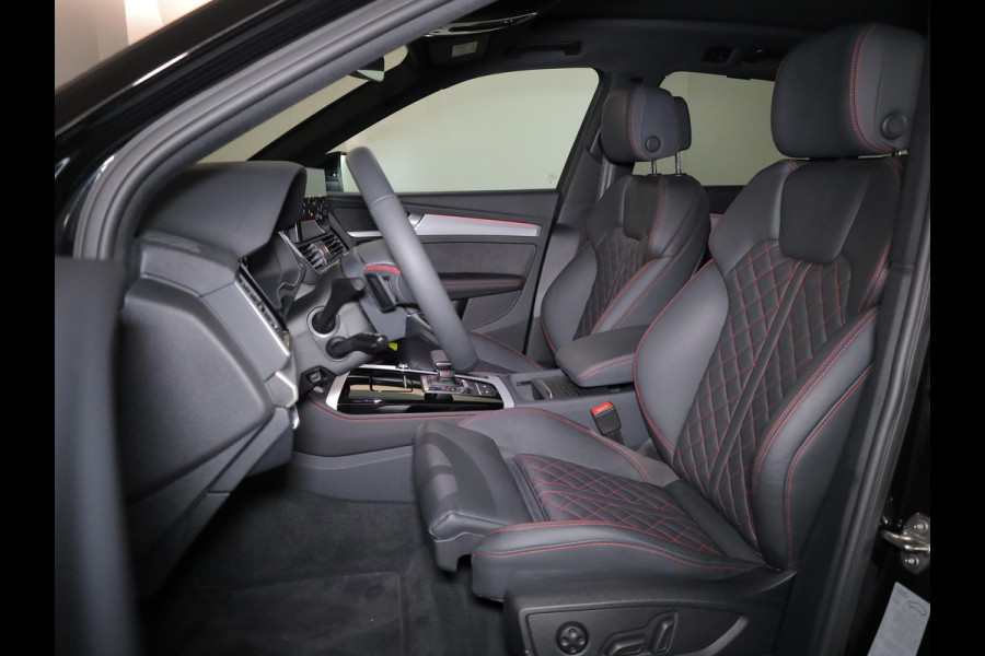 Audi Q5 55 TFSI e quattro S Competition 367 pk S-tronic | Verlengde garantie | Navigatie | Panoramadak | Trekhaak (wegklapbaar) | Parkeersensoren | Achteruitrijcamera | Stoelverwarming v/a | S-Line |