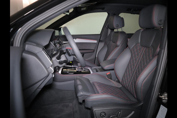 Audi Q5 55 TFSI e quattro S Competition 367 pk S-tronic | Verlengde garantie | Navigatie | Panoramadak | Trekhaak (wegklapbaar) | Parkeersensoren | Achteruitrijcamera | Stoelverwarming v/a | S-Line |