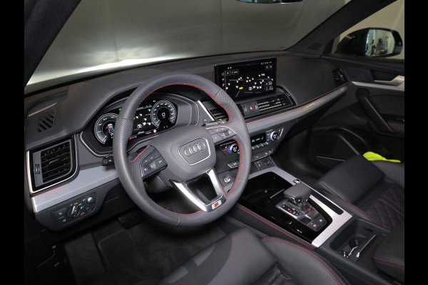 Audi Q5 55 TFSI e quattro S Competition 367 pk S-tronic | Verlengde garantie | Navigatie | Panoramadak | Trekhaak (wegklapbaar) | Parkeersensoren | Achteruitrijcamera | Stoelverwarming v/a | S-Line |