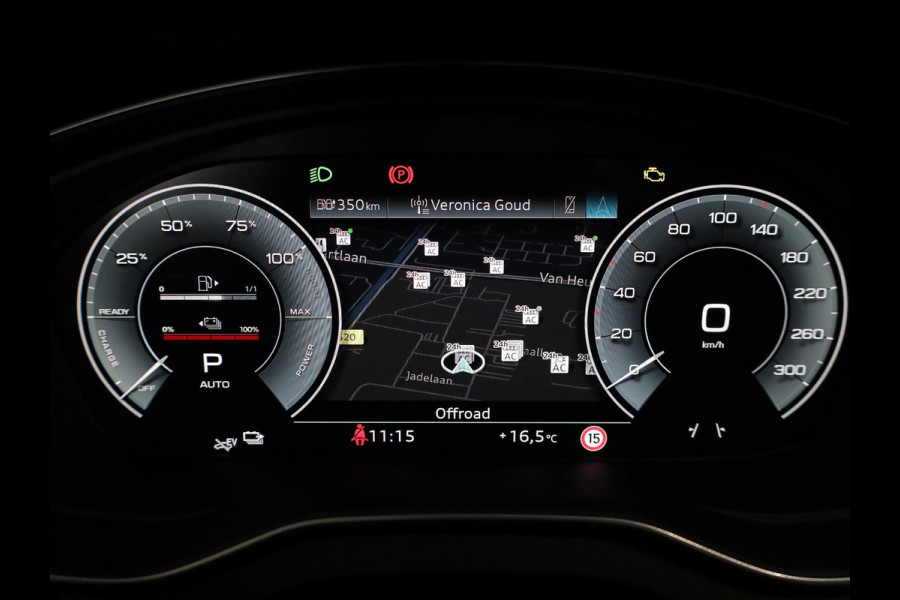 Audi Q5 55 TFSI e quattro S Competition 367 pk S-tronic | Verlengde garantie | Navigatie | Panoramadak | Trekhaak (wegklapbaar) | Parkeersensoren | Achteruitrijcamera | Stoelverwarming v/a | S-Line |