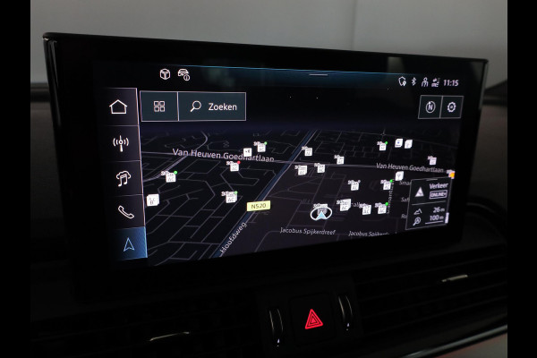 Audi Q5 55 TFSI e quattro S Competition 367 pk S-tronic | Verlengde garantie | Navigatie | Panoramadak | Trekhaak (wegklapbaar) | Parkeersensoren | Achteruitrijcamera | Stoelverwarming v/a | S-Line |
