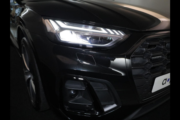 Audi Q5 55 TFSI e quattro S Competition 367 pk S-tronic | Verlengde garantie | Navigatie | Panoramadak | Trekhaak (wegklapbaar) | Parkeersensoren | Achteruitrijcamera | Stoelverwarming v/a | S-Line |