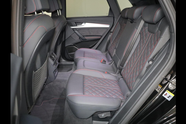 Audi Q5 55 TFSI e quattro S Competition 367 pk S-tronic | Verlengde garantie | Navigatie | Panoramadak | Trekhaak (wegklapbaar) | Parkeersensoren | Achteruitrijcamera | Stoelverwarming v/a | S-Line |