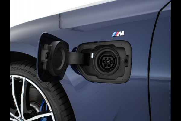 BMW 3-serie 330e eDrive M-Sportpack Edition Plug-In (INCL-BTW) *LUXURY-LEATHER | FULL-LED | HEATED-SPORTSEATS | DIGI-COCKPIT | HIFI-SOUND | NAVI-FULLMAP | AMBIENT-LIGHT | PRIVACY-GLASS | SHIFT-PADDLES | KEYLESS | DAB | ECC | PDC | CARPLAY | ..