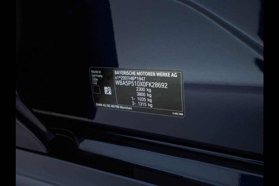 BMW 3-serie 330e eDrive M-Sportpack Edition Plug-In (INCL-BTW) *LUXURY-LEATHER | FULL-LED | HEATED-SPORTSEATS | DIGI-COCKPIT | HIFI-SOUND | NAVI-FULLMAP | AMBIENT-LIGHT | PRIVACY-GLASS | SHIFT-PADDLES | KEYLESS | DAB | ECC | PDC | CARPLAY | ..