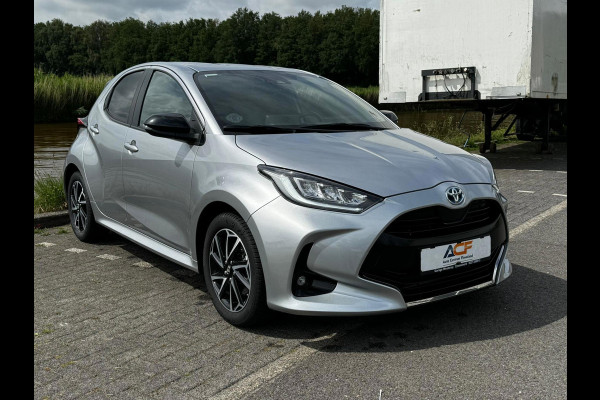 Toyota Yaris 1.5 Hybrid Executive stuur en stoelverwarm. half leer HUD vol Toyota Yaris 1.5 Hybrid Executive stuur en stoelverwarm. half leer HUD vol