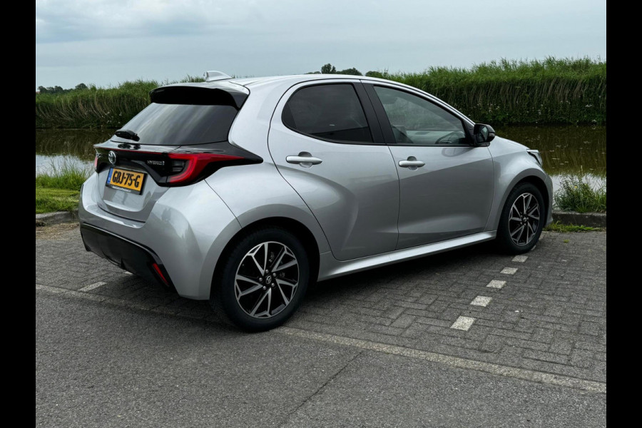 Toyota Yaris 1.5 Hybrid Executive stuur en stoelverwarm. half leer HUD vol Toyota Yaris 1.5 Hybrid Executive stuur en stoelverwarm. half leer HUD vol