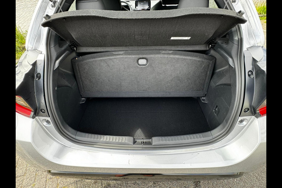 Toyota Yaris 1.5 Hybrid Executive stuur en stoelverwarm. half leer HUD vol Toyota Yaris 1.5 Hybrid Executive stuur en stoelverwarm. half leer HUD vol