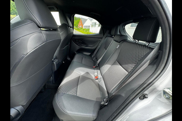 Toyota Yaris 1.5 Hybrid Executive stuur en stoelverwarm. half leer HUD vol Toyota Yaris 1.5 Hybrid Executive stuur en stoelverwarm. half leer HUD vol
